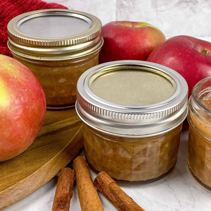 apple chutney in jars