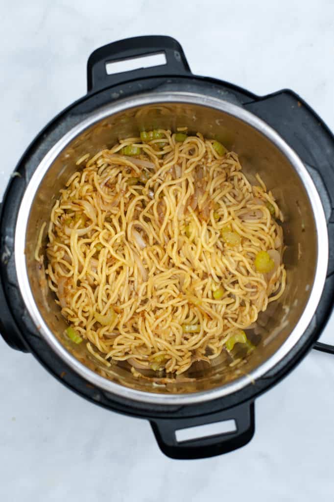 instant pot chow mein noodles ingredients in pot